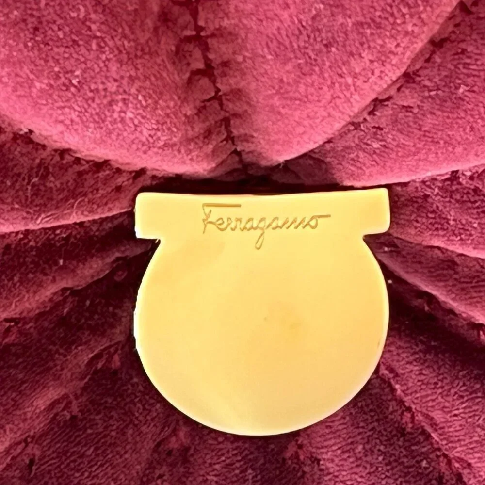 Salvatore Ferragamo Chunky Gancini Gold Scarf Ring MINT